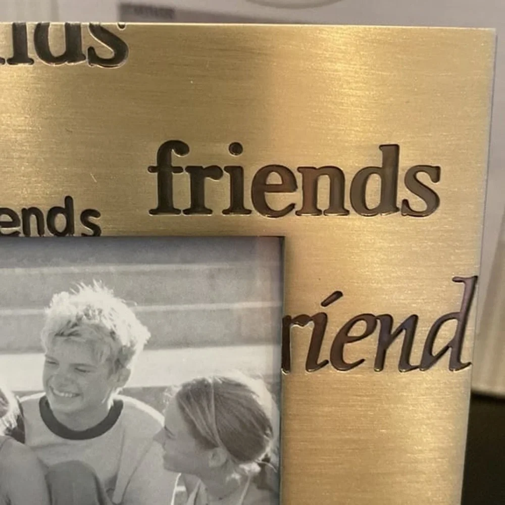 NWT FETCO 5”x 3.5” SILVER FRIENDS PHOTO METAL SILVER/TONE TABLE TOP FRAME